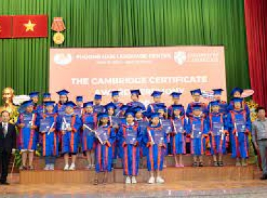 LỄ TRAO CHỨNG CHỈ ANH NGỮ QUỐC TẾ ĐẠI HỌC CAMBRIDGE - TRUNG TÂM NGOẠI NGỮ PHƯƠNG NAM