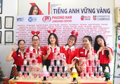GIÁNG SINH 2024 CÙNG CÁC EM HỌC VIÊN TẠI TRUNG TÂM NGOẠI NGỮ PHƯƠNG NAM – CHI NHÁNH TÂN TẠO